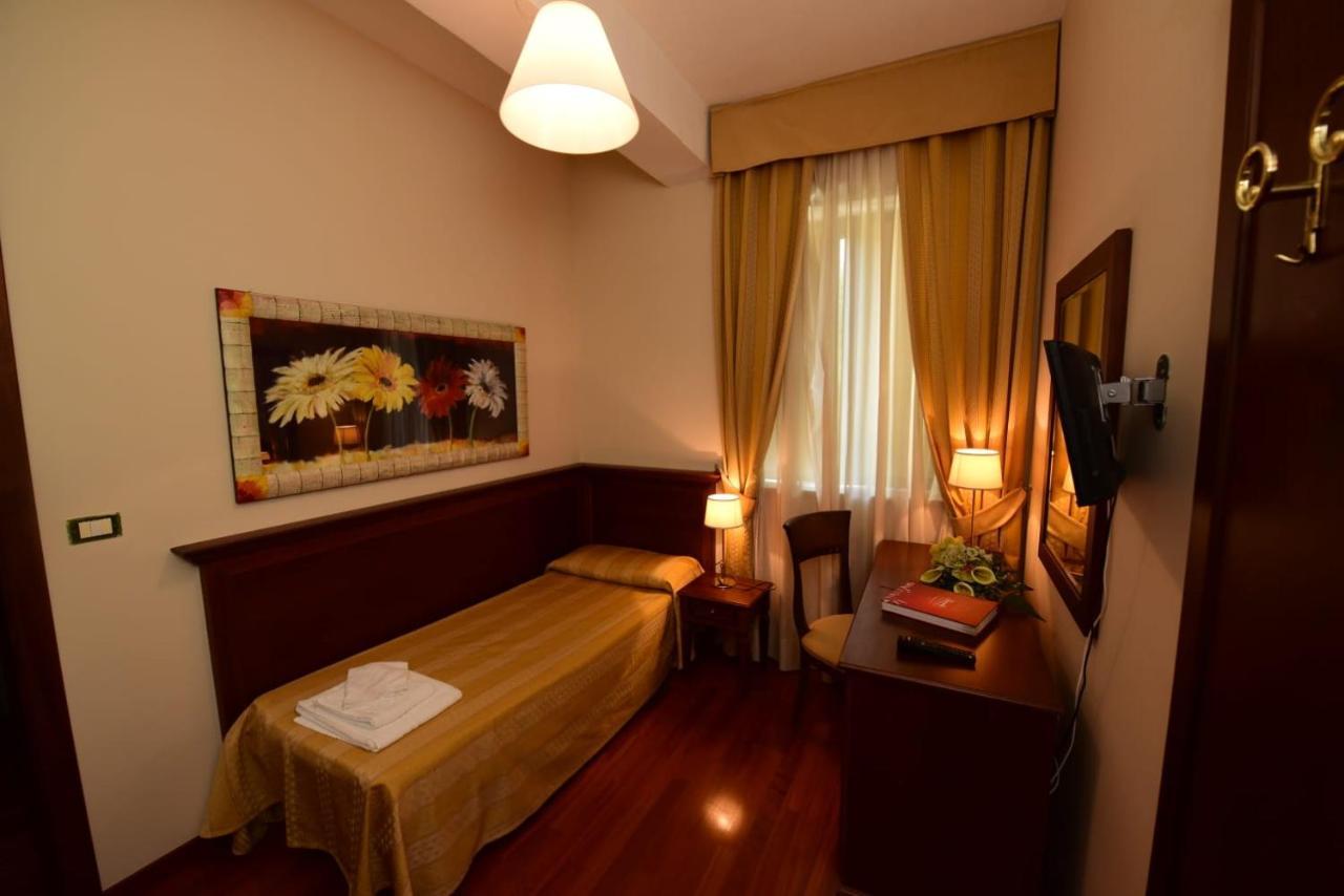 Albergo La Locanda Degli Apolidi Atena Lucana Exterior photo