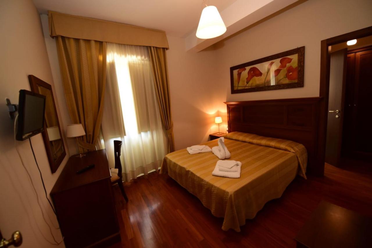 Albergo La Locanda Degli Apolidi Atena Lucana Exterior photo